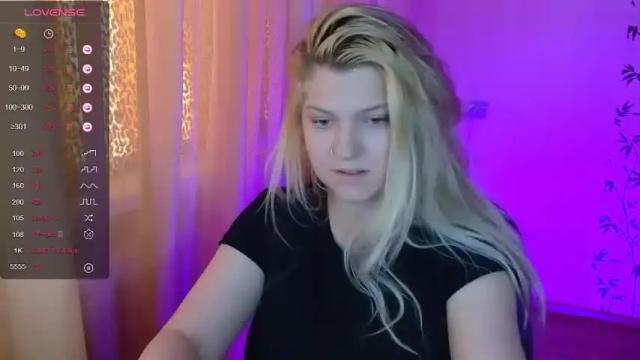 Image 2 of mialovelyblonde Stream on Chaturbate on 19 months ago