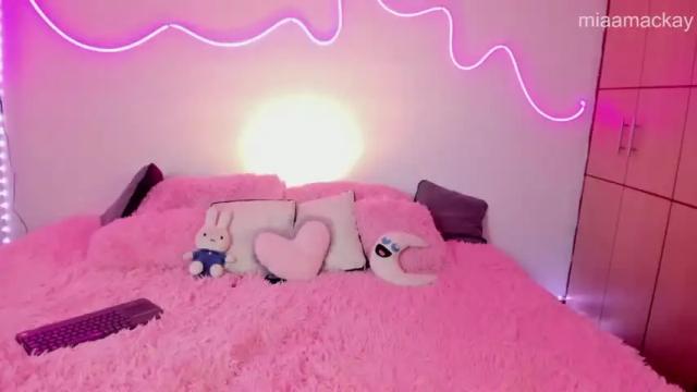 Image 8 of miamackay Stream on Chaturbate on 15 months ago