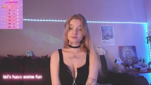 Image 11 of miamiameow Stream on Chaturbate on 16 months ago