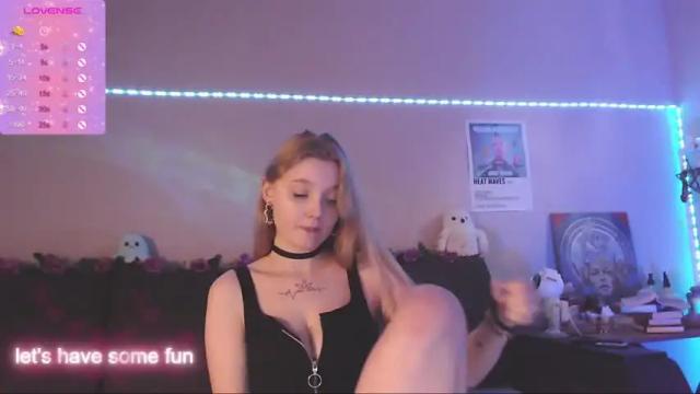 Image 12 of miamiameow Stream on Chaturbate on 16 months ago