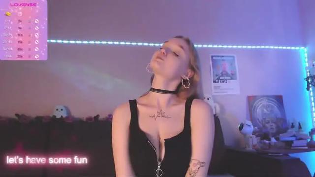 Image 6 of miamiameow Stream on Chaturbate on 16 months ago