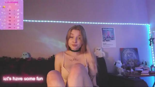 Image 2 of miamiameow Stream on Chaturbate on 16 months ago