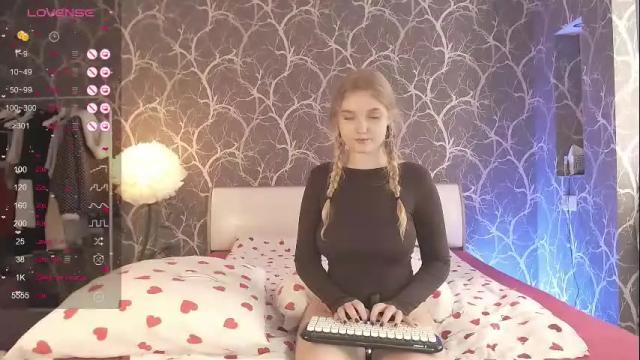Image 8 of miamiameow Stream on Chaturbate on 15 days ago