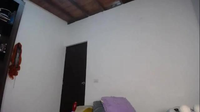 Image 3 of miamoon_ Stream on Chaturbate on 21 days ago