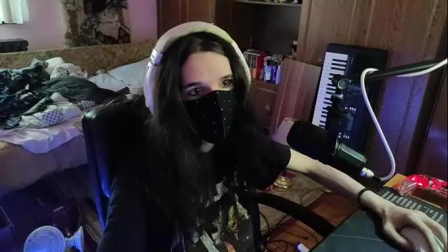 Image 3 of miaowhowl Stream on Chaturbate on 3 months ago