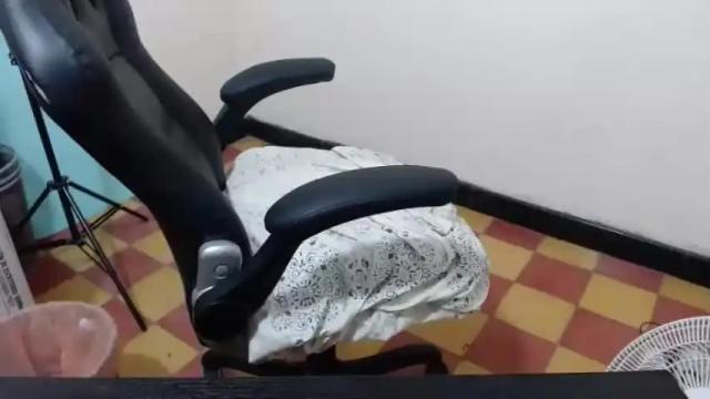 Image 2 of miaplayhot Stream on Chaturbate on 15 months ago