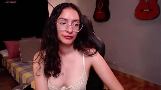Image 2 of miaportman Stream on Chaturbate on 1 day ago