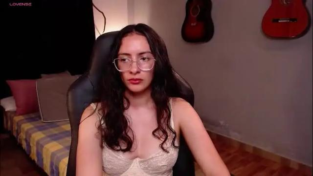 Image 3 of miaportman Stream on Chaturbate on 1 day ago