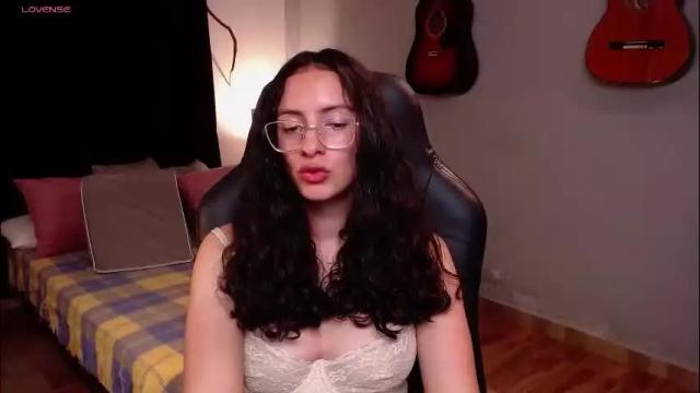 Image 7 of miaportman Stream on Chaturbate on 1 day ago