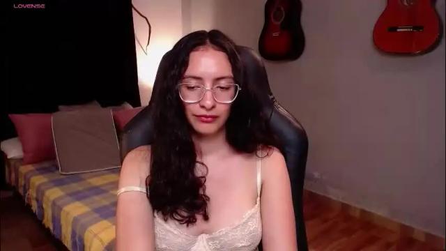 Image 8 of miaportman Stream on Chaturbate on 1 day ago