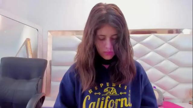 Image 6 of miaqueen021 Stream on Chaturbate on 1 month ago