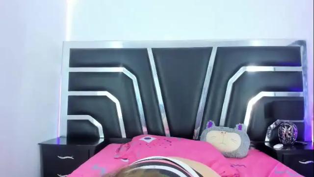 Image 12 of miaqueen021 Stream on Chaturbate on 12 days ago