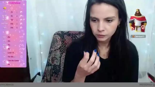 Image 12 of miarobinn_ Stream on Chaturbate on 19 months ago
