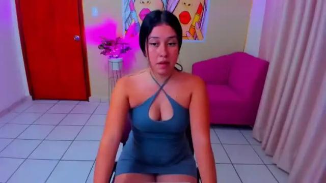 Image 11 of miarussell_ Stream on Chaturbate on 20 months ago