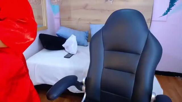Image 3 of mias_cooper2 Stream on Chaturbate on 13 months ago