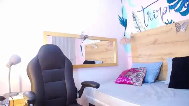 Image 11 of mias_cooper2 Stream on Chaturbate on 13 months ago