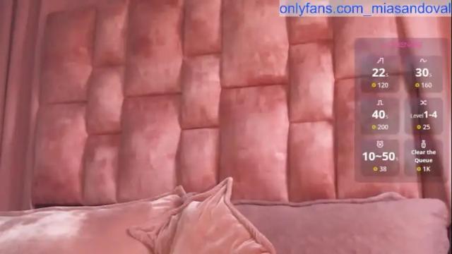 Image 3 of miasandoval_22 Stream on Chaturbate on 1 month ago