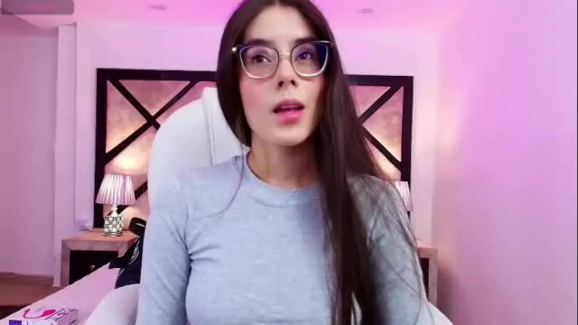 Image 7 of miasilverr Stream on Chaturbate on 3 months ago