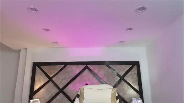 Image 11 of miasilverr Stream on Chaturbate on 7 days ago