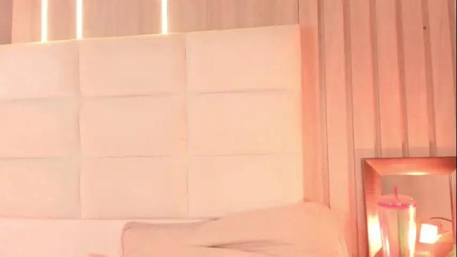 Image 3 of miasphencer Stream on Chaturbate on 5 days ago