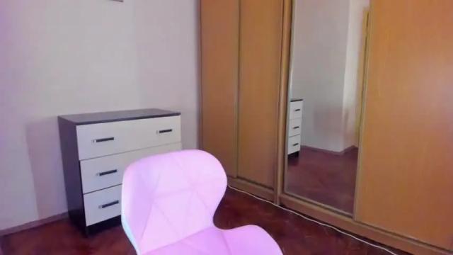 Image 3 of miastripdance Stream on Chaturbate on 14 months ago