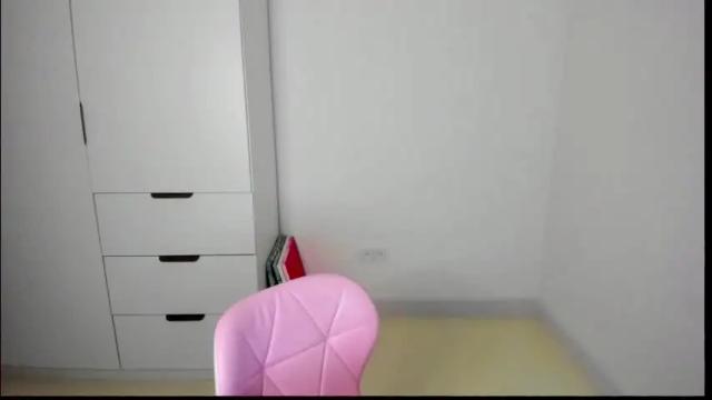 Image 7 of miastripdance Stream on Chaturbate on 3 months ago