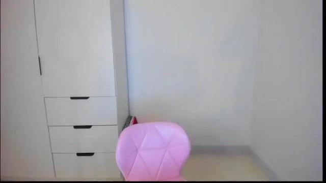 Image 8 of miastripdance Stream on Chaturbate on 2 months ago