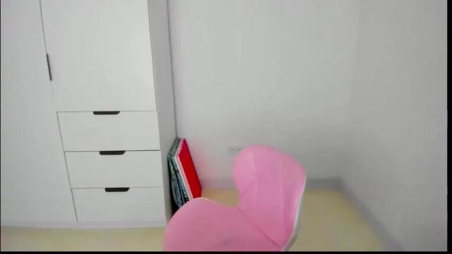 Image 11 of miastripdance Stream on Chaturbate on 11 days ago