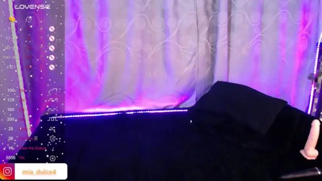 Image 3 of miasweet4 Stream on Chaturbate on 14 months ago