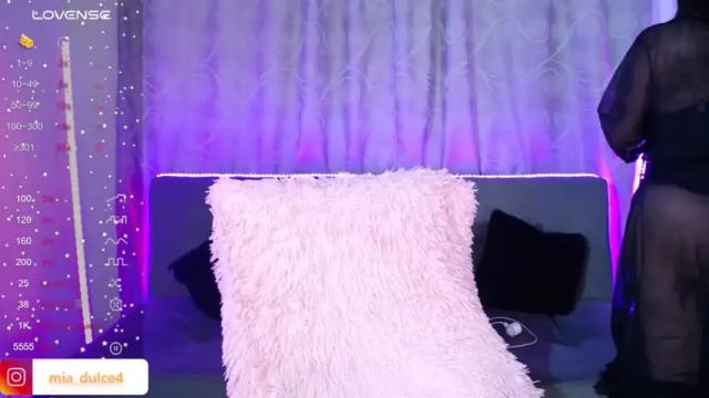 Image 2 of miasweet4 Stream on Chaturbate on 14 months ago