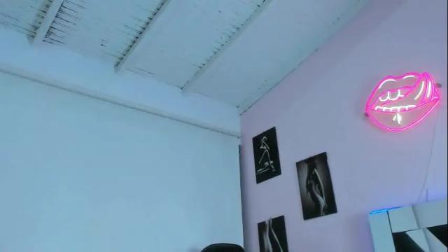 Image 2 of miavalentinaaa Stream on Chaturbate on 1 month ago