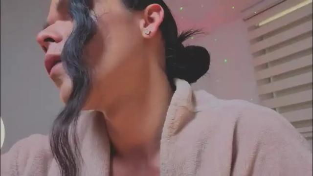 Image 4 of miavero Stream on Chaturbate on 2 months ago
