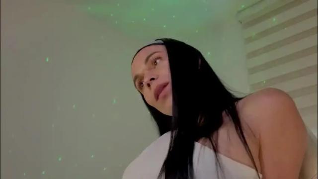 Image 2 of miavero Stream on Chaturbate on 2 months ago