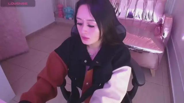 Image 4 of miavibes_t Stream on Chaturbate on 18 months ago