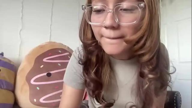 Image 3 of miaxrain Stream on Chaturbate on 23 days ago
