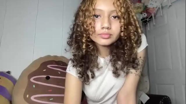 Image 2 of miaxrain Stream on Chaturbate on 6 days ago