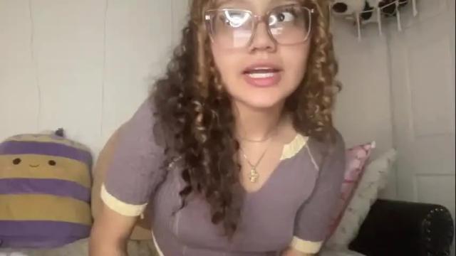 Image 11 of miaxrain Stream on Chaturbate on 3 days ago