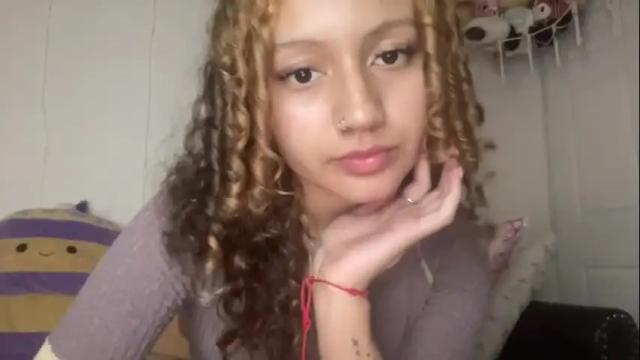 Image 2 of miaxrain Stream on Chaturbate on 3 days ago