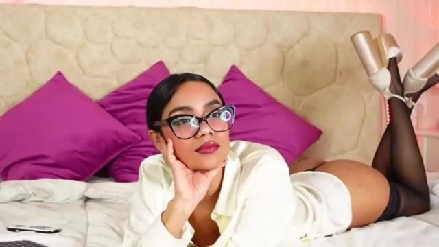 Image 11 of michelepiper Stream on Chaturbate on 17 months ago