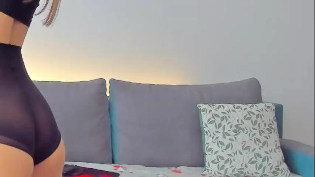 Image 12 of michellaking Stream on Chaturbate on 27 days ago