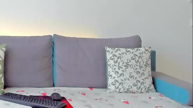 Image 11 of michellaking Stream on Chaturbate on 26 days ago