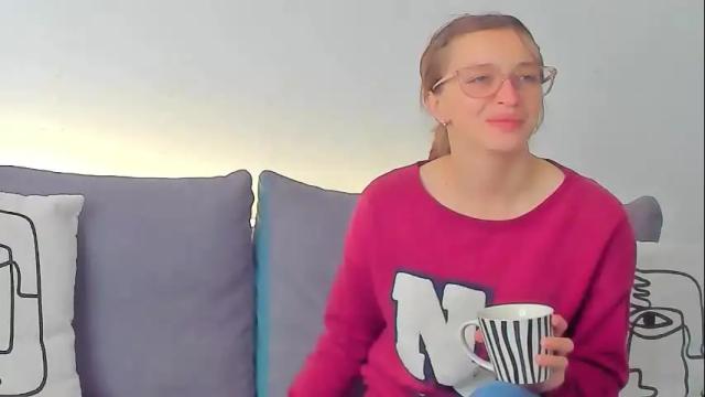 Image 2 of michellaking Stream on Chaturbate on 10 days ago
