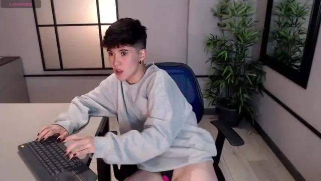 Image 7 of michelledeluca Stream on Chaturbate on 13 months ago