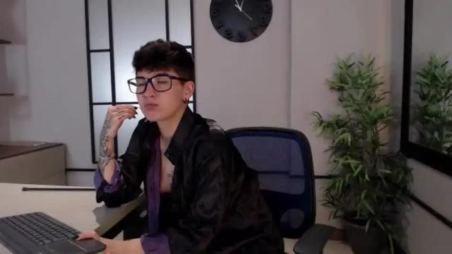 Image 7 of michelledeluca Stream on Chaturbate on 13 months ago