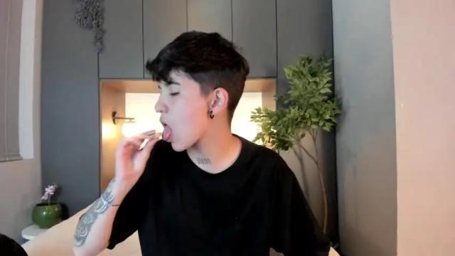 Image 10 of michelledeluca Stream on Chaturbate on 12 months ago