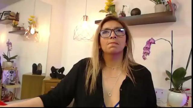 Image 10 of michelledumont Stream on Chaturbate on 22 months ago