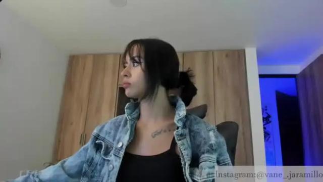 Image 10 of michellelyonnee Stream on Chaturbate on 19 months ago