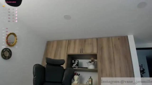 Image 8 of michellelyonnee Stream on Chaturbate on 19 months ago