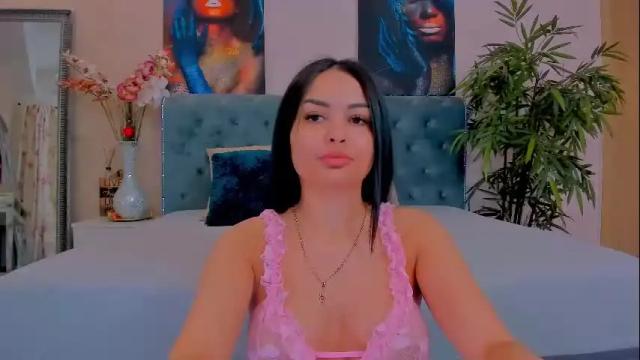 Image 3 of michellereys Stream on Chaturbate on 16 days ago