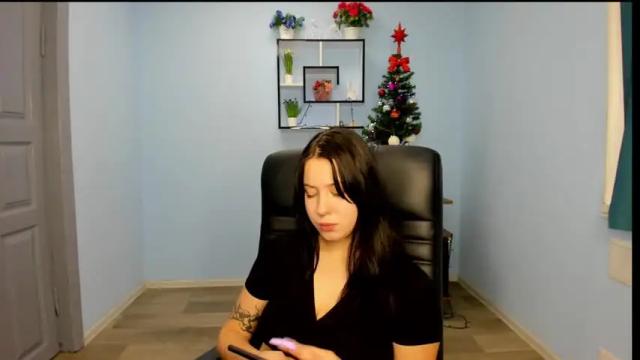 Image 10 of michelmorton Stream on Chaturbate on 16 months ago
